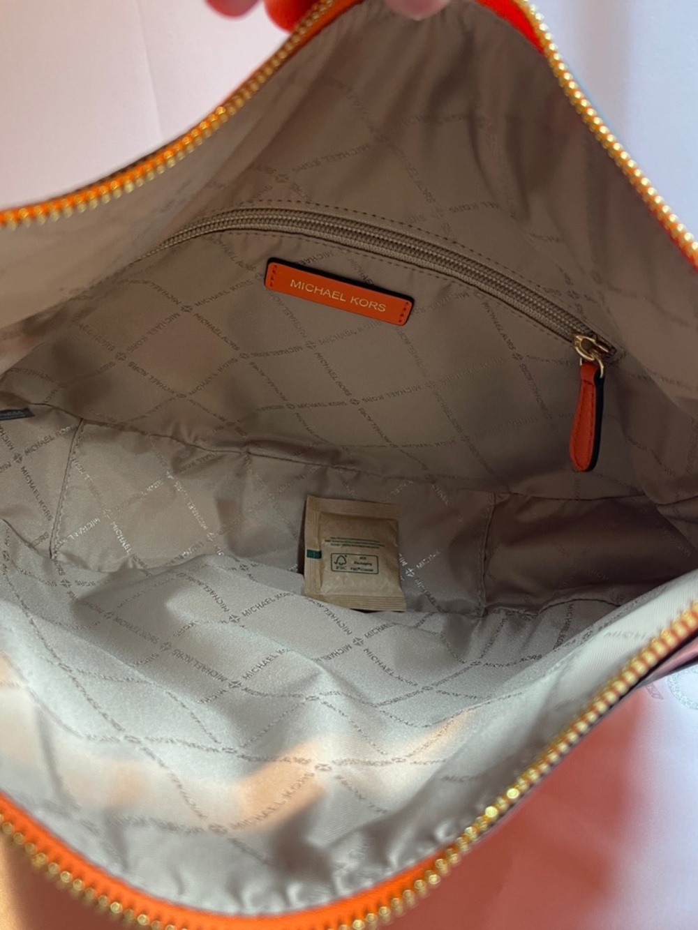 Michael Kors Dover Large Leather Shoulder Bag - Picture 13 of 14
